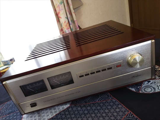 Accuphase E-302  (1).JPG