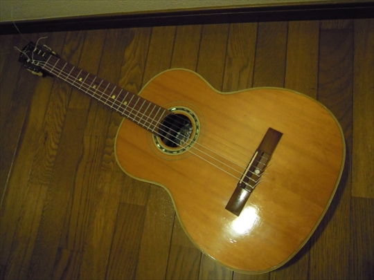 ヤマハ　ダイナミックギター　Ｎｏ．４.JPG